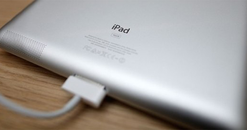 Nhưng lần sau bạn có thể rút sạc để dùng nếu cần dùng gấp